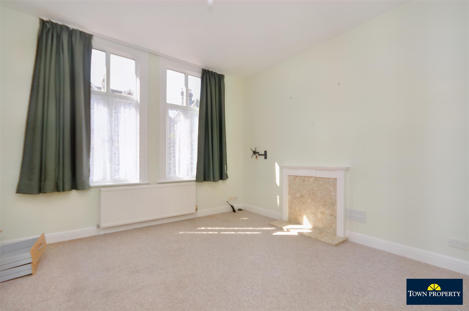 Property Details for 22 Enys Road Eastbourne BN21 2DN Town Property